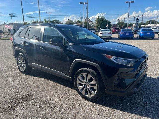 Toyota RAV4 XLE Premium FWD (Natl) 2021