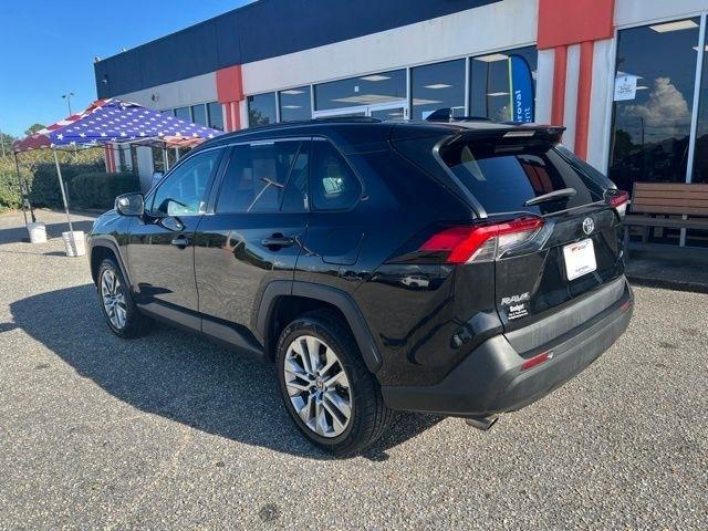 Toyota RAV4 XLE Premium FWD (Natl) 2021
