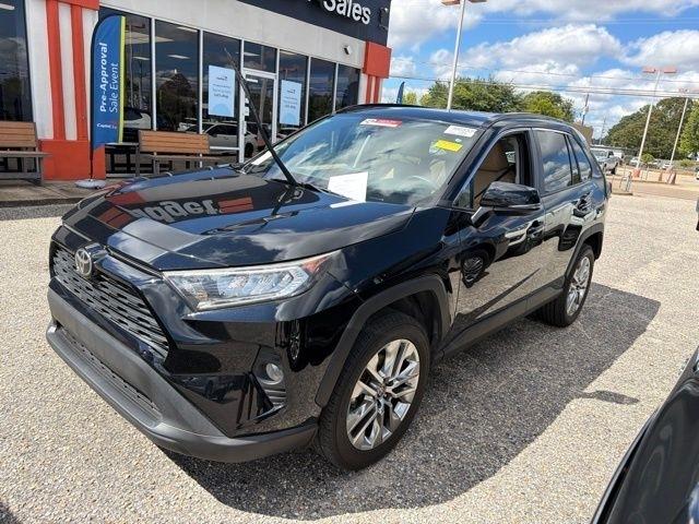 Toyota RAV4 XLE Premium FWD (Natl) 2021