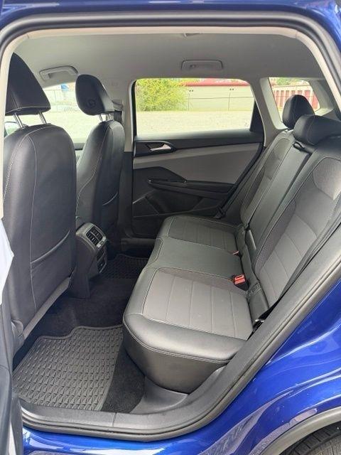 Volkswagen Taos SE FWD 2023