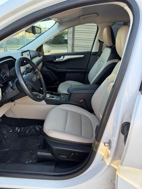 Ford Escape SEL Hybrid FWD 2021