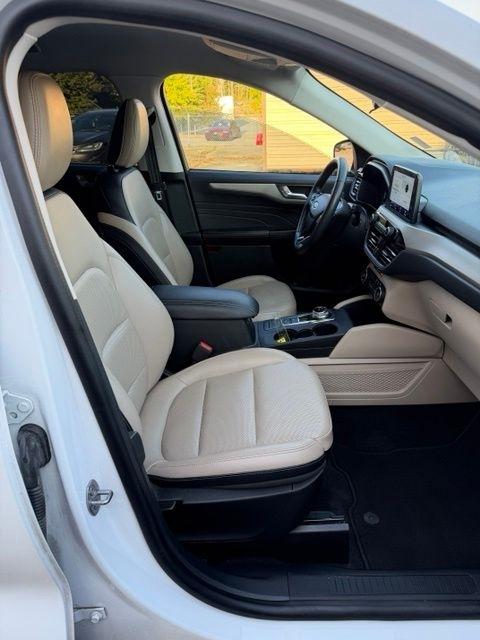 Ford Escape SEL Hybrid FWD 2021
