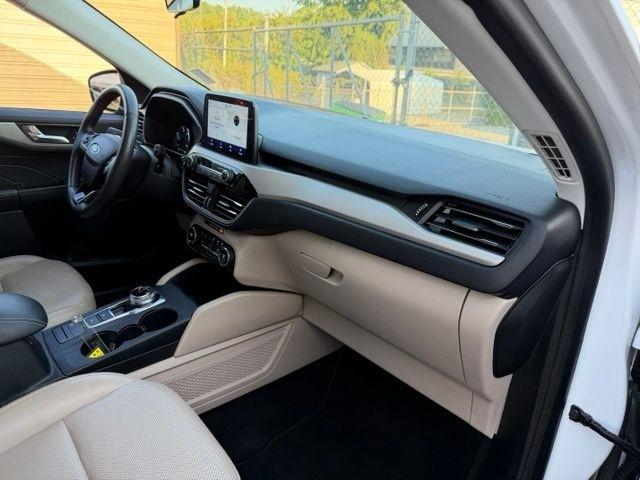 Ford Escape SEL Hybrid FWD 2021