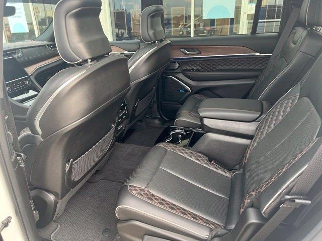 Jeep Grand Cherokee L Summit 4x2 2022