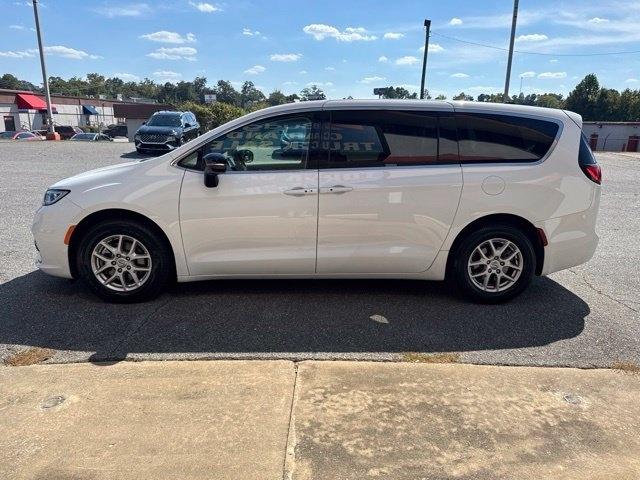 Chrysler Pacifica Touring L FWD 2024