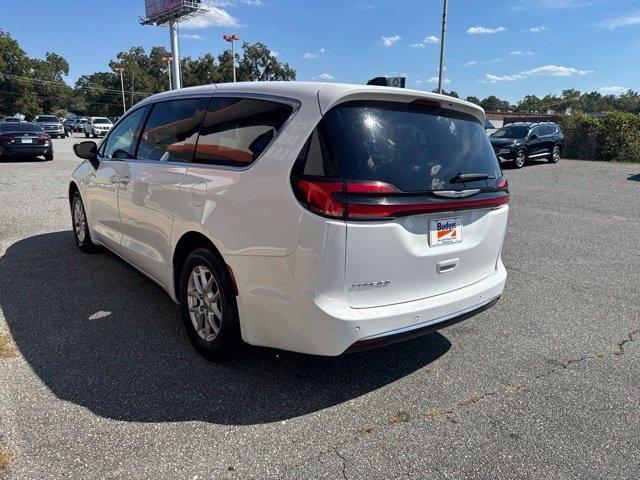Chrysler Pacifica Touring L FWD 2024