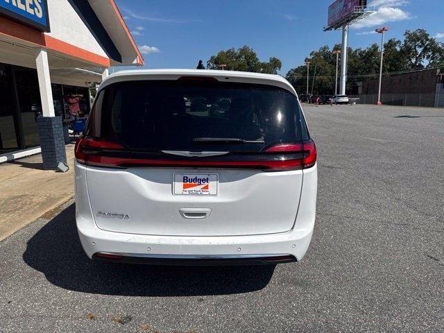 Chrysler Pacifica Touring L FWD 2024