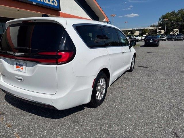 Chrysler Pacifica Touring L FWD 2024