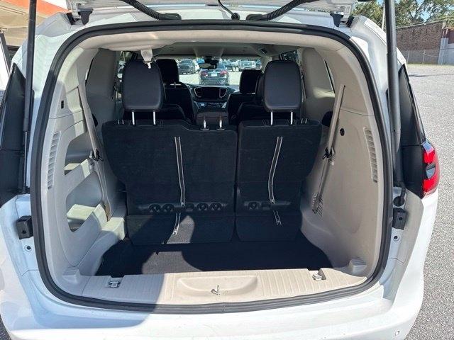 Chrysler Pacifica Touring L FWD 2024