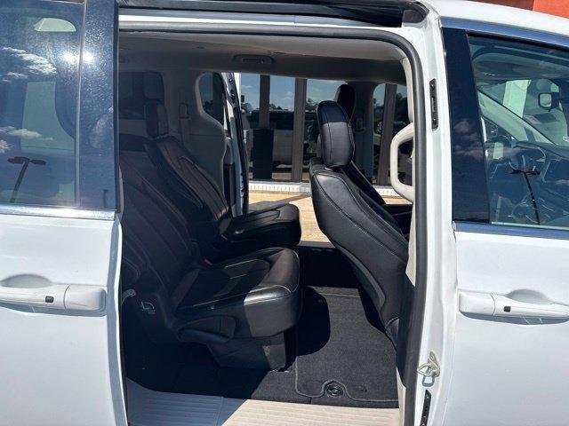 Chrysler Pacifica Touring L FWD 2024