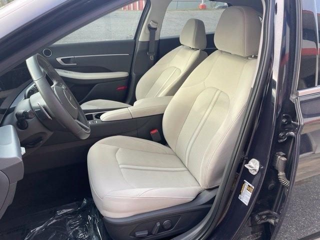 Hyundai Sonata photo 9