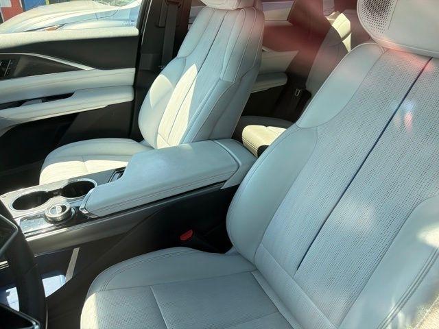 Cadillac Lyriq 4dr Luxury w/1SD 2024