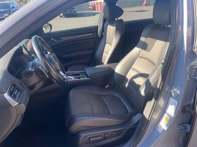 Honda Accord photo 9