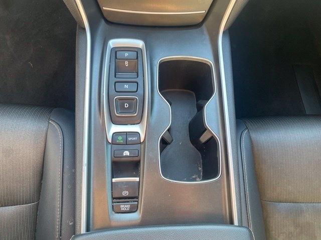 Honda Accord photo 11