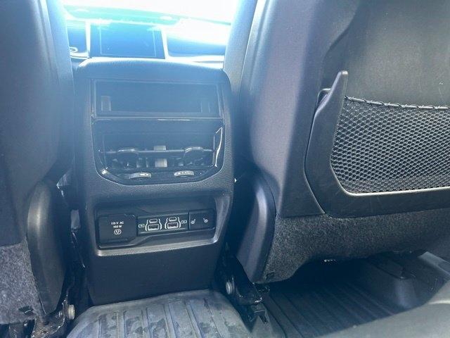 Jeep Grand Cherokee photo 12