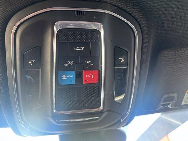 Jeep Grand Cherokee photo 22