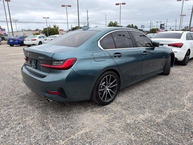 BMW 330i photo 2