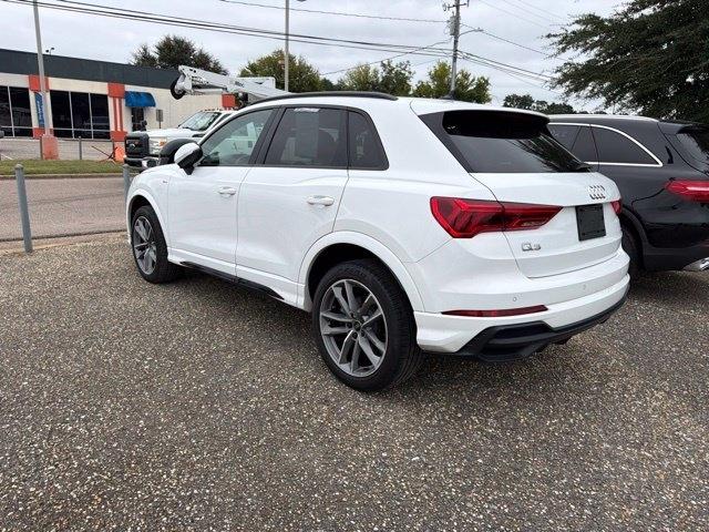 Audi Q3 photo 2