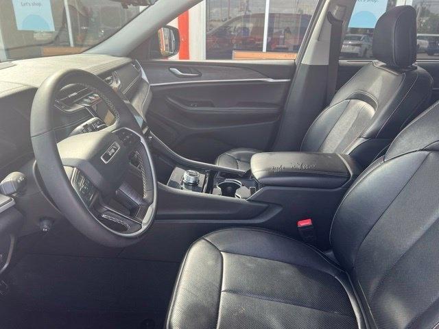 Jeep Grand Cherokee photo 9