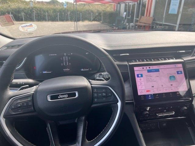 Jeep Grand Cherokee photo 17