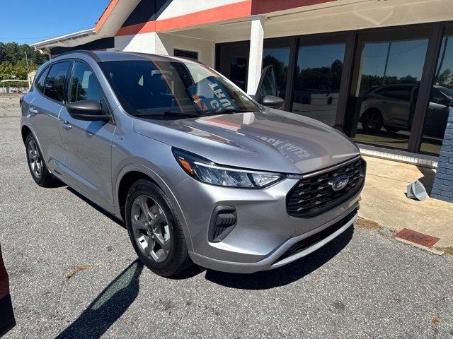 Ford Escape photo 2