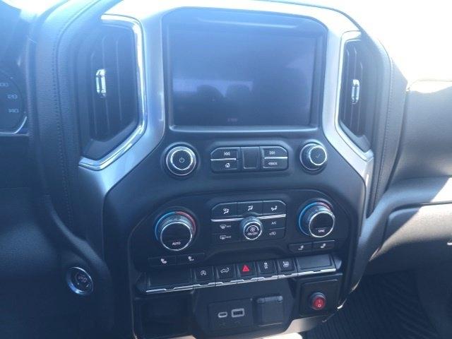 Chevrolet Silverado photo 11