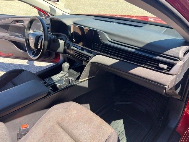 Toyota Camry XLE (Natl) 2025