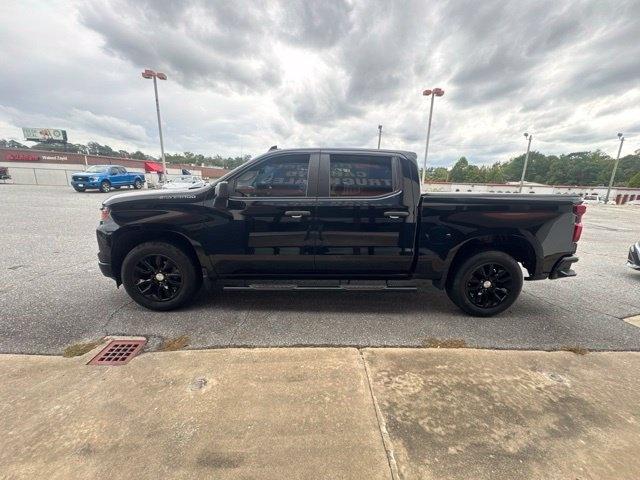 Chevrolet Silverado 1500 2WD Crew Cab 147" Custom 2022