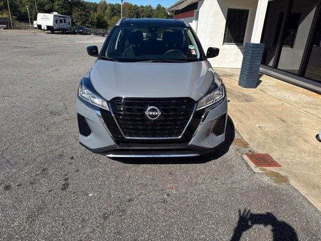 Nissan Kicks SV FWD 2024