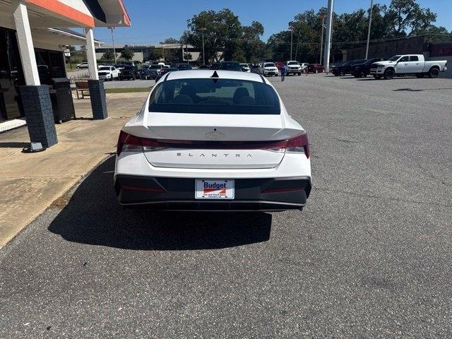 Hyundai Elantra SEL IVT 2024