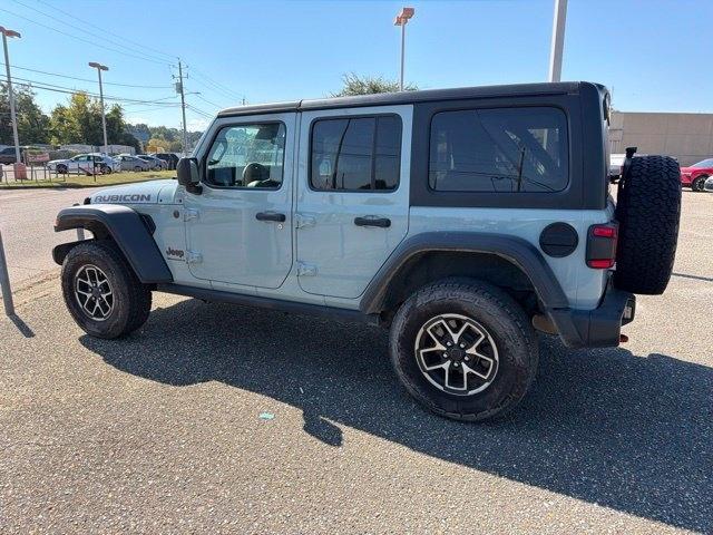 Jeep Wrangler photo 2