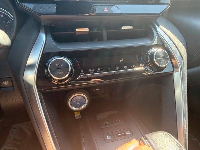 Toyota Venza Limited AWD (Natl) 2022