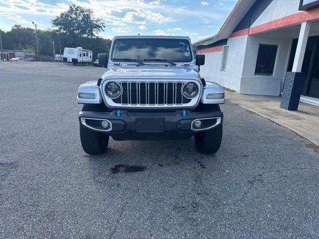 Jeep Wrangler photo 2