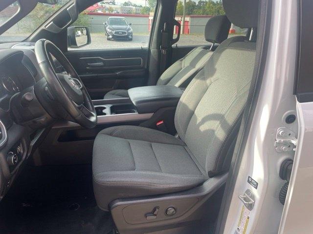 RAM 1500 Big Horn 4x4 Crew Cab 5'7" Box 2023