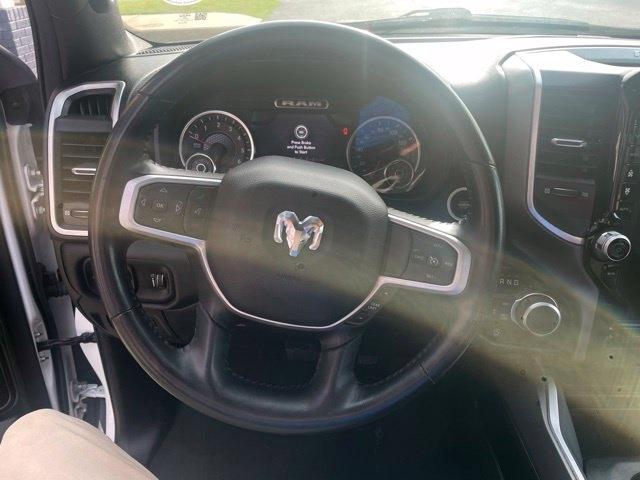 RAM 1500 Big Horn 4x4 Crew Cab 5'7" Box 2023