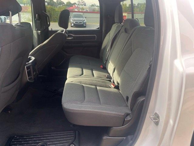 RAM 1500 Big Horn 4x4 Crew Cab 5'7" Box 2023