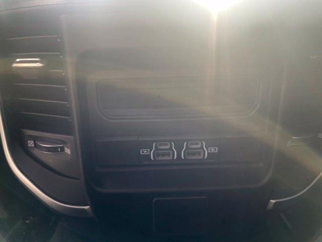 RAM 1500 Big Horn 4x4 Crew Cab 5'7" Box 2023