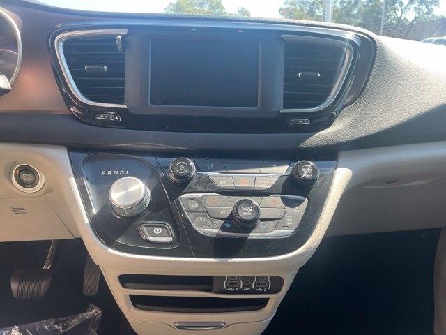 Chrysler Voyager LX FWD 2022