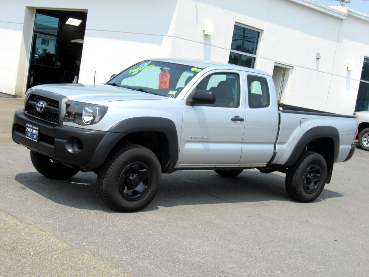 Used 2011 Toyota Base 4x4 4dr Access Cab 6.1 ft SB 5M for Sale