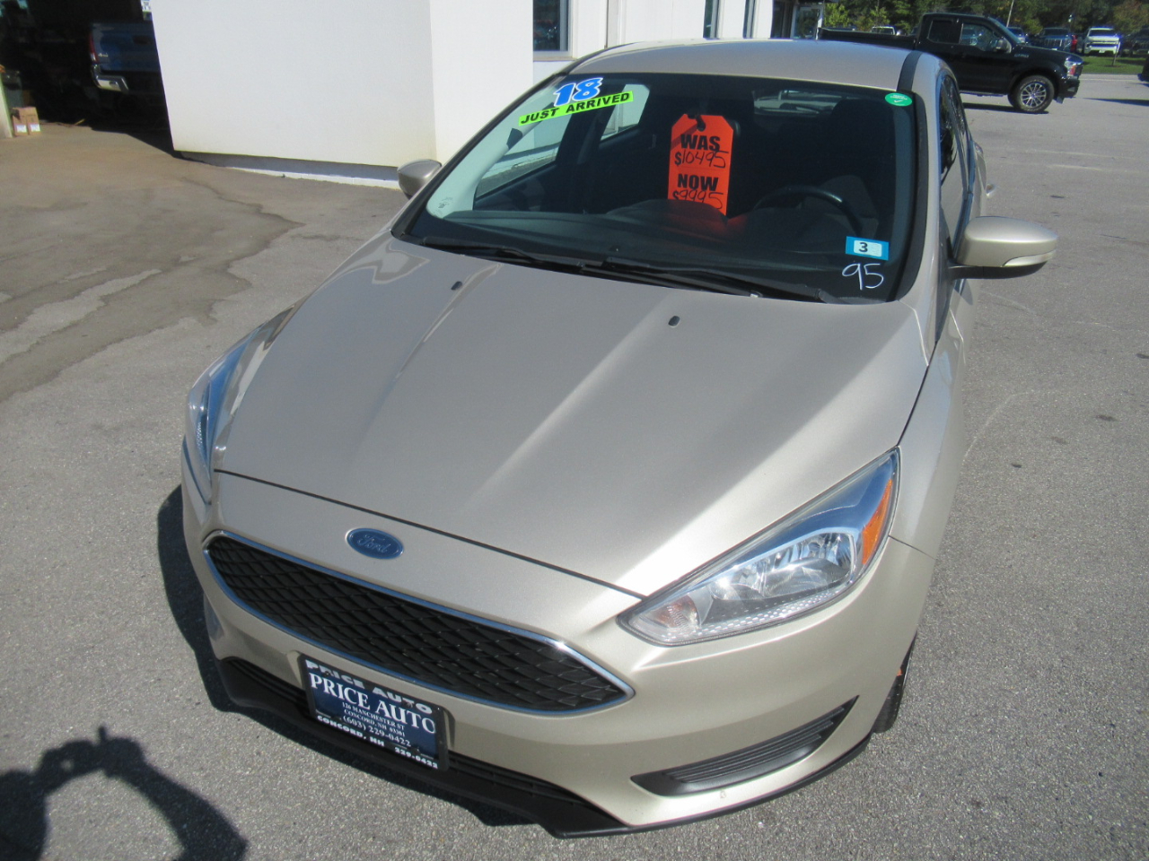 2018 Ford Focus SE photo 2