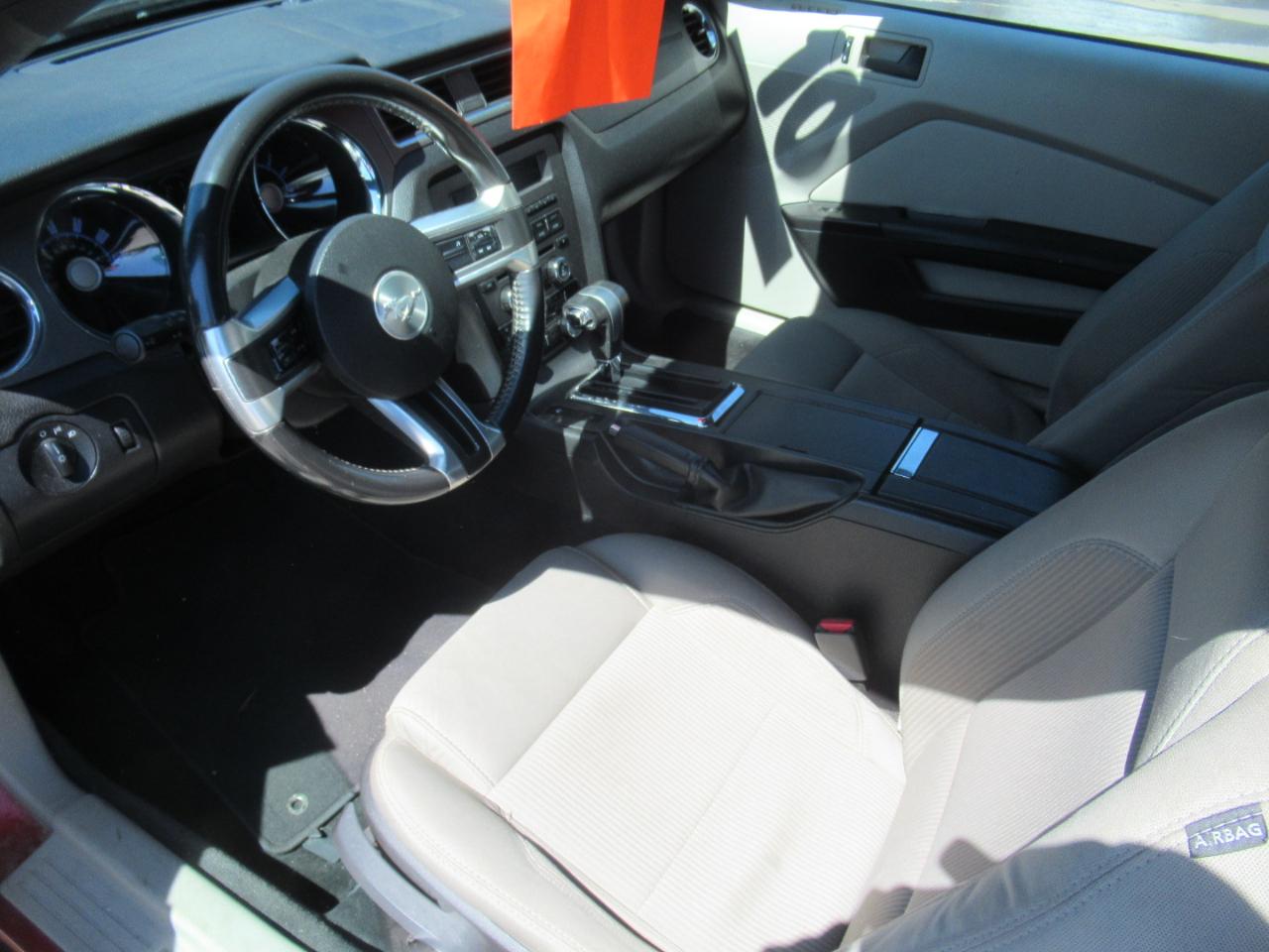 Ford Mustang  2010