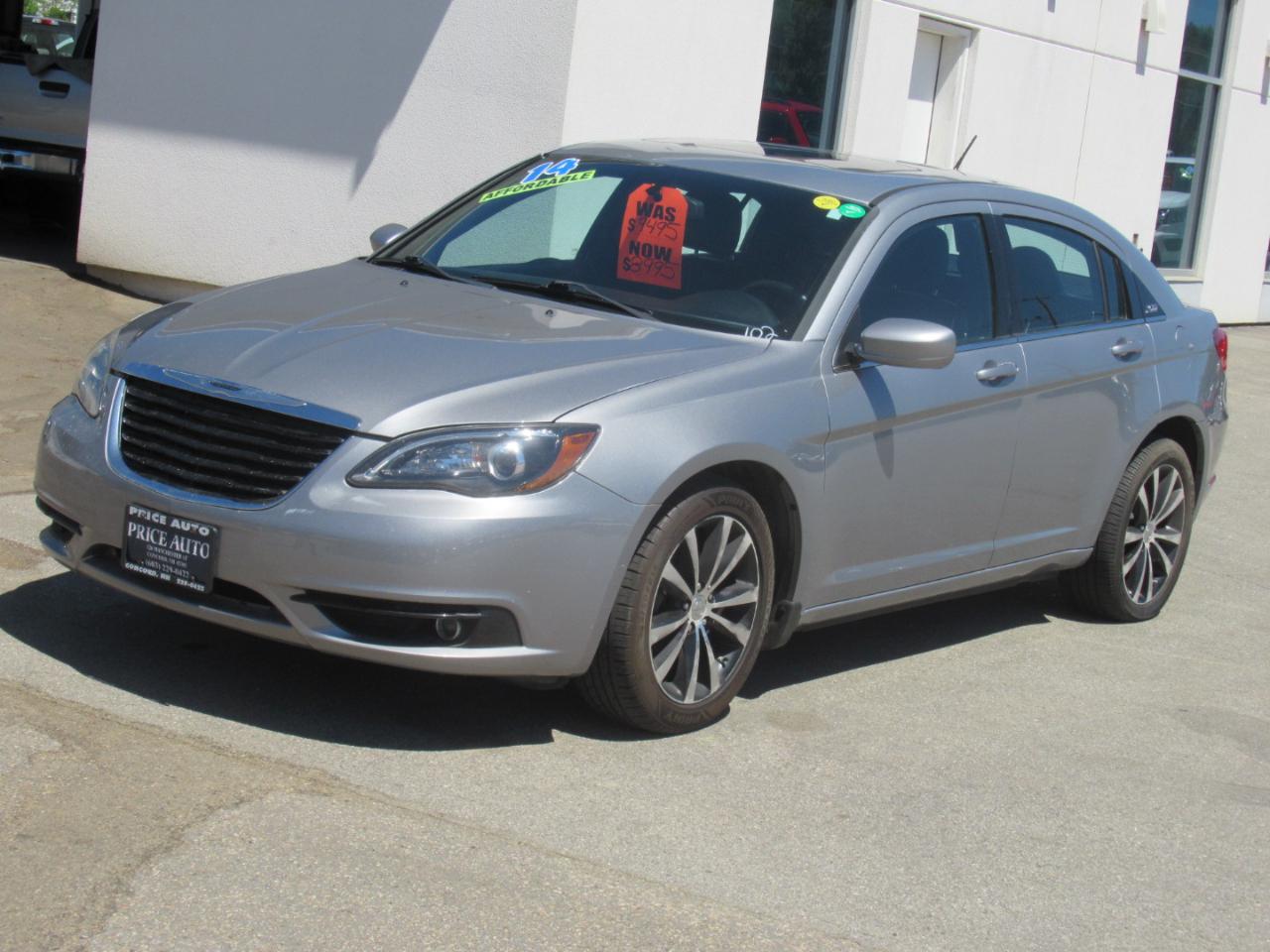 2014 Chrysler 200 Limited 4dr Sedan