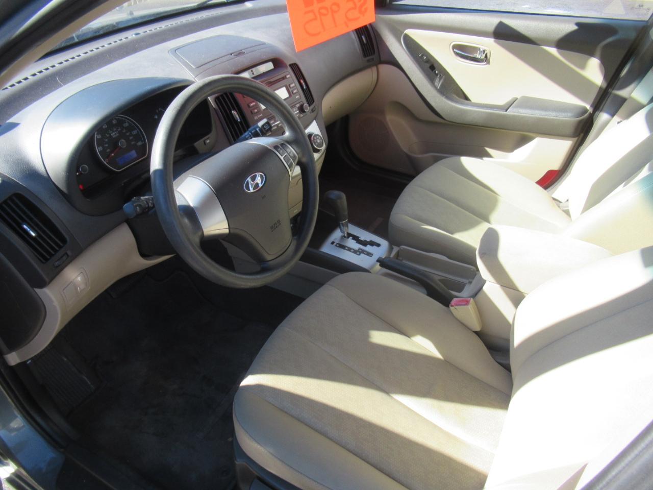 Hyundai Elantra  2010