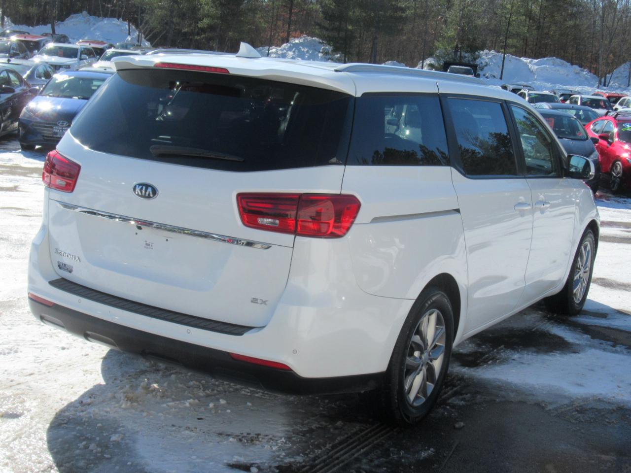 Kia Sedona  2021