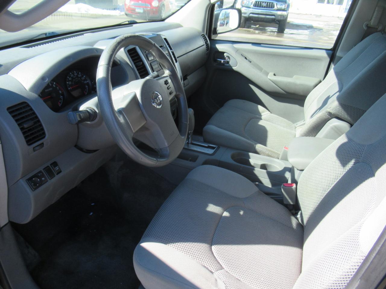 Nissan Frontier  2010