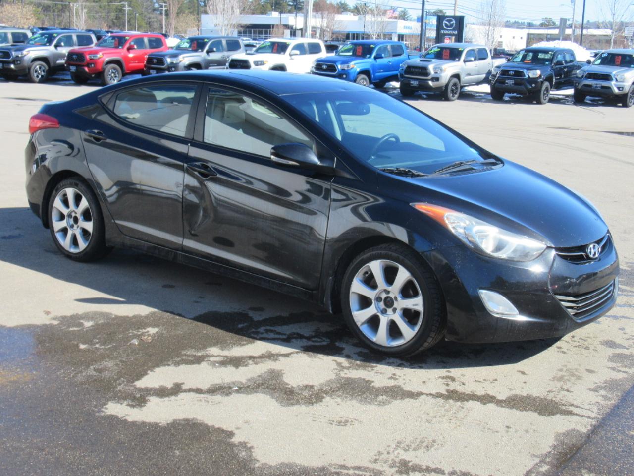Hyundai Elantra  2012