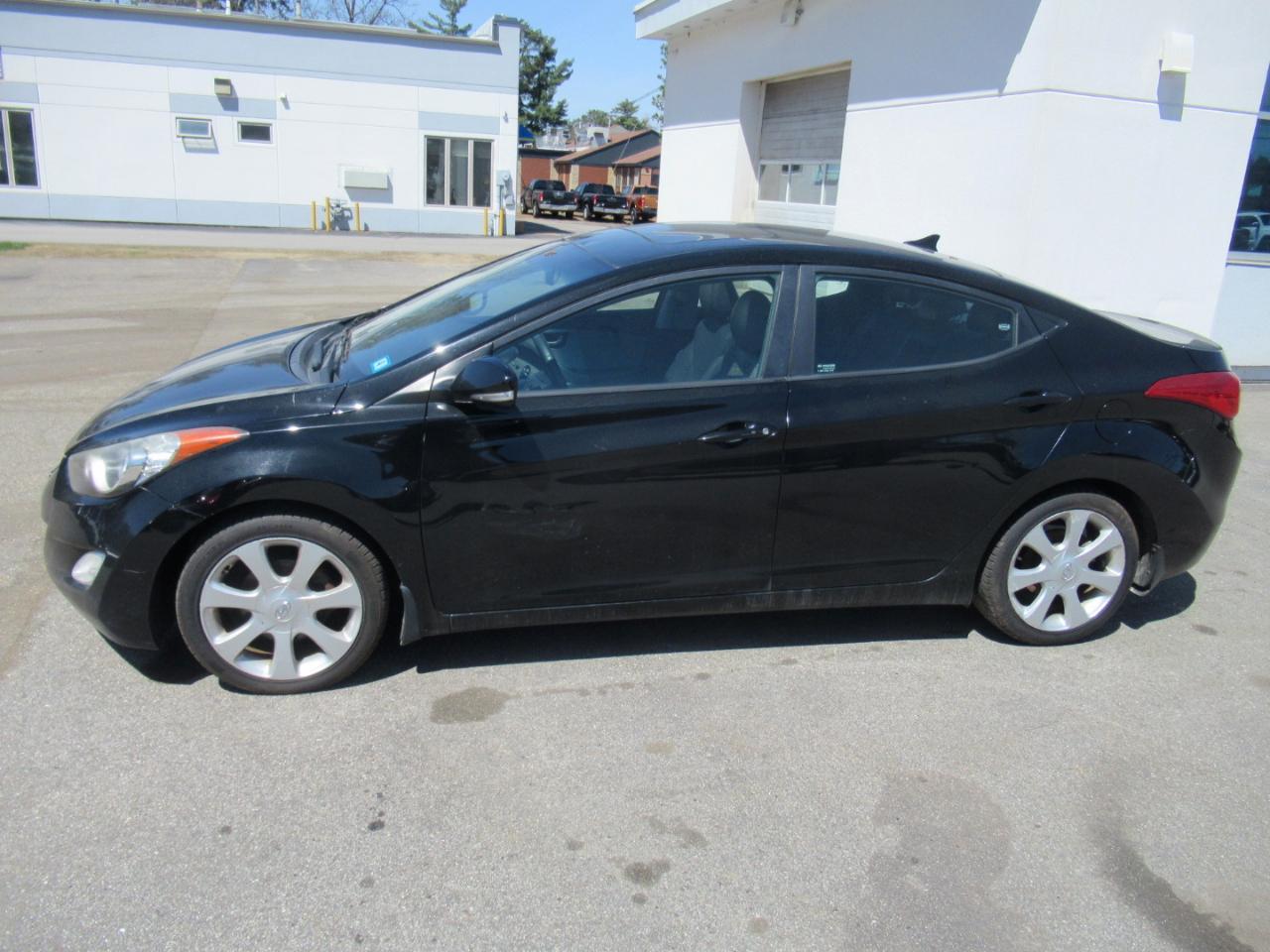 Hyundai Elantra  2012