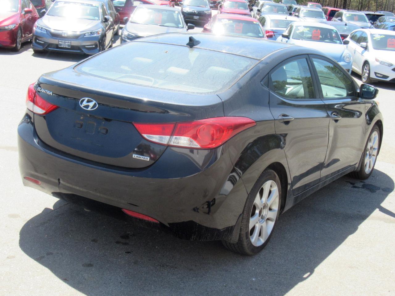 Hyundai Elantra  2012