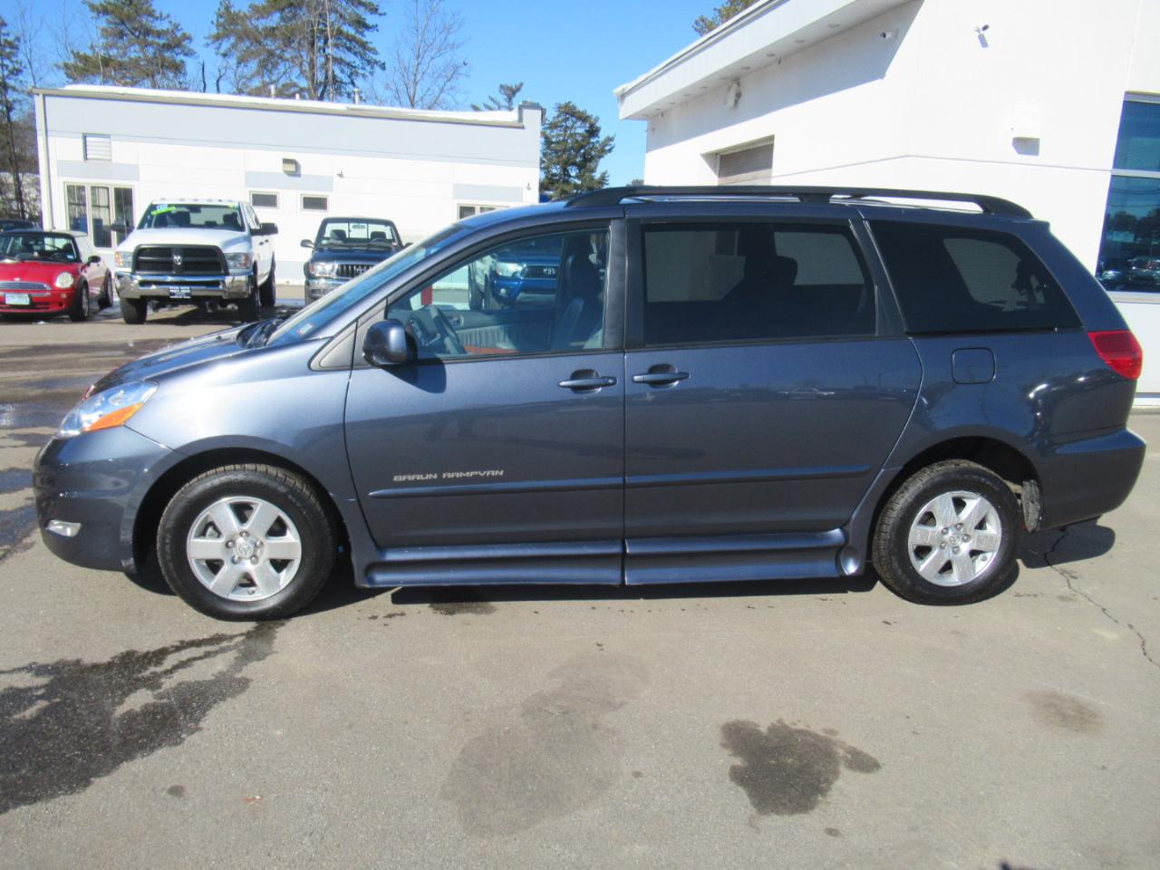 Toyota Sienna  2010