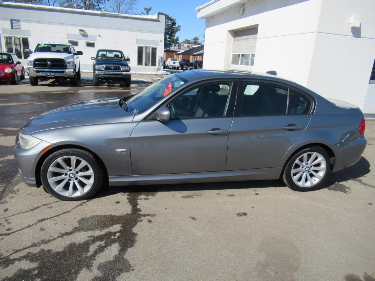 BMW 3-Series  2011